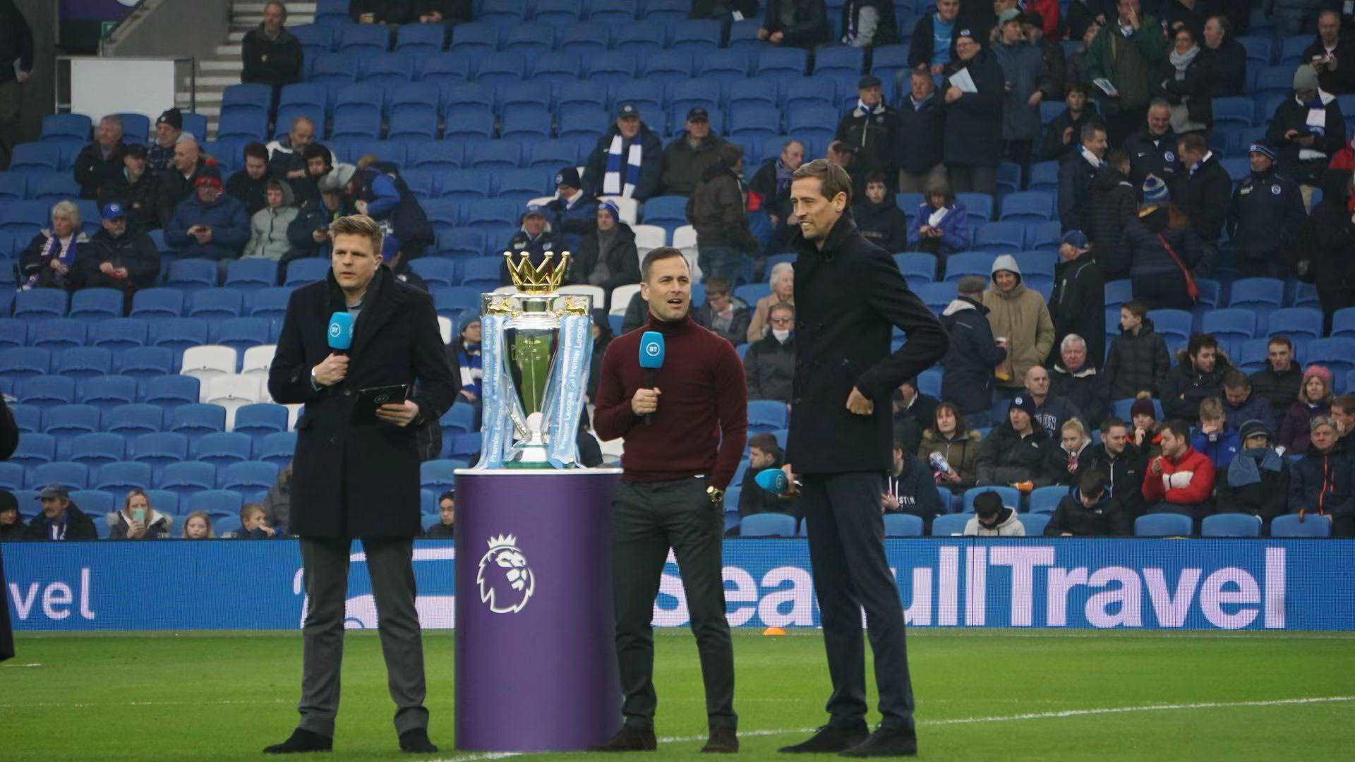 与业内人士 与业内人士